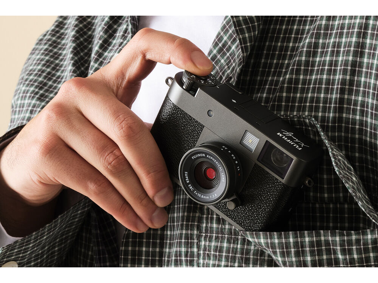 FUJIFILM X Half - Negra 8