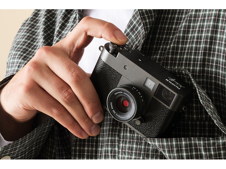 FUJIFILM X Half - Negra 8