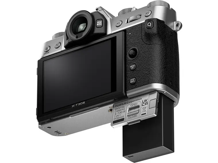 FUJIFILM X-T30 III con objetivo de 13-33 mm f/3.5-6.3 SILVER 3
