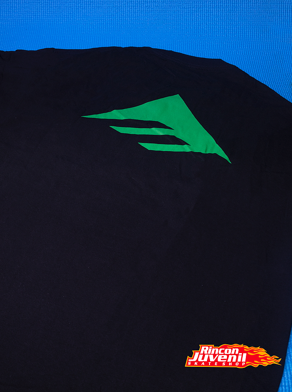 Polera Emerica Puré Triangle Pock