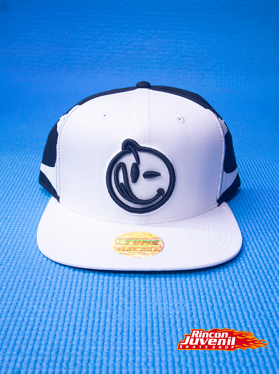 Gorro Yums Black /White  Snapback