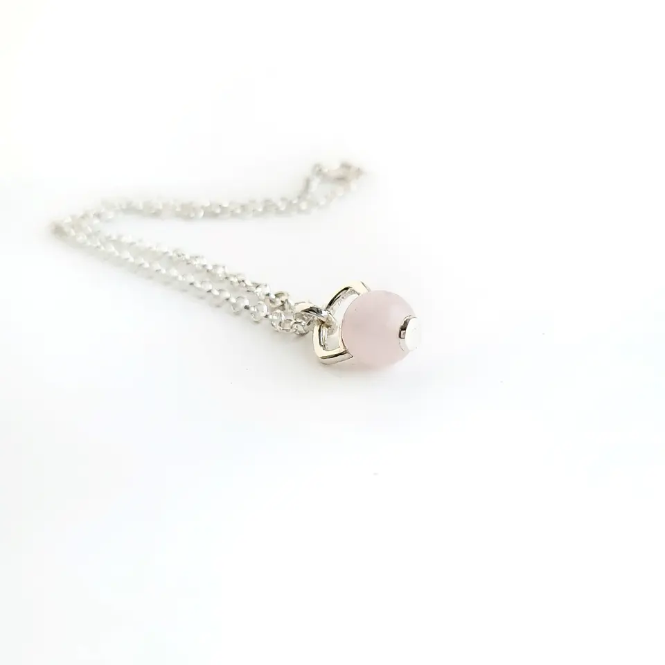 COLLAR KB CUARZO ROSA 4