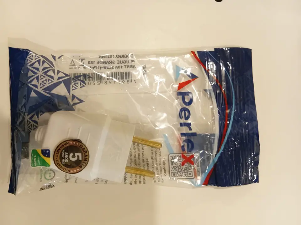 Pino macho 10A branco Perlex 1