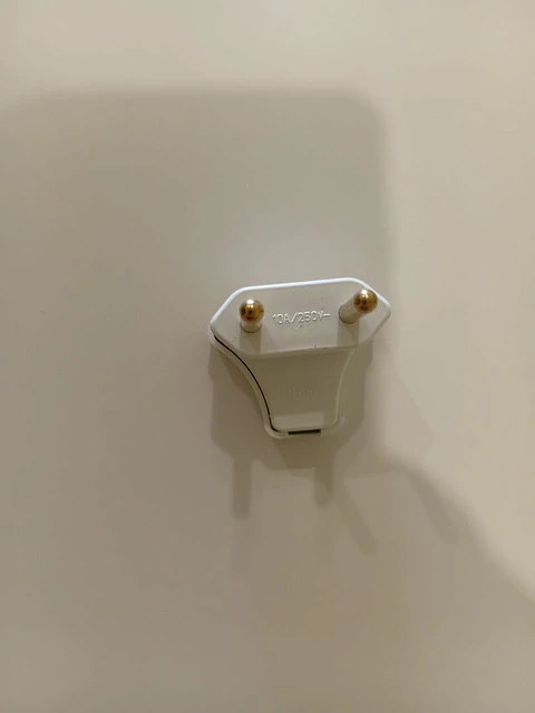Pino macho 10A triangular bipolar Ilumi 