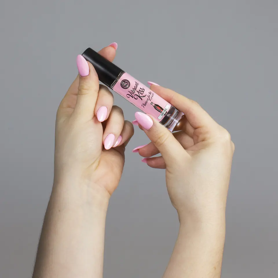 Lip Gloss de Love Cola Vibrant Kiss 6gr Secret Play 4