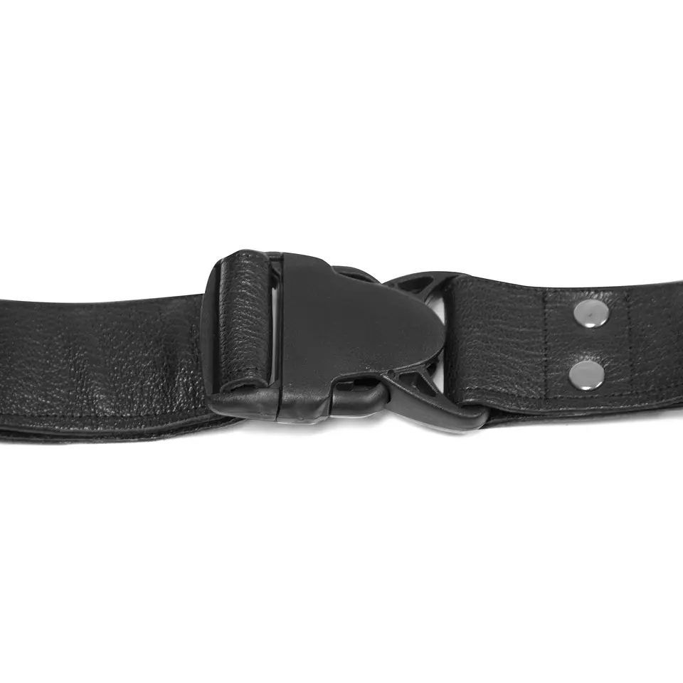 Arnês Artesanal em Couro Vermelho 3 CM/ M Lulú Lafem 2