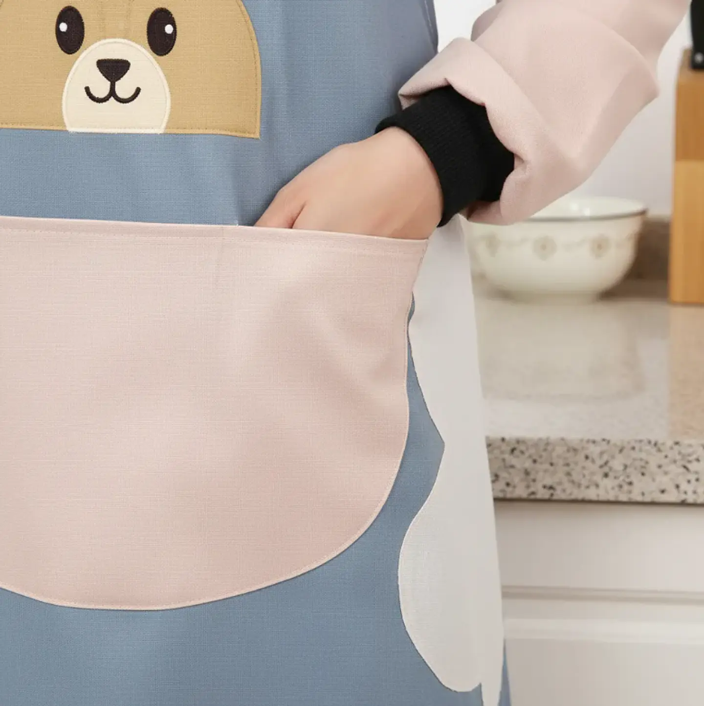 Delantal de cocina impermeable con mangas largas y bolsillo 5
