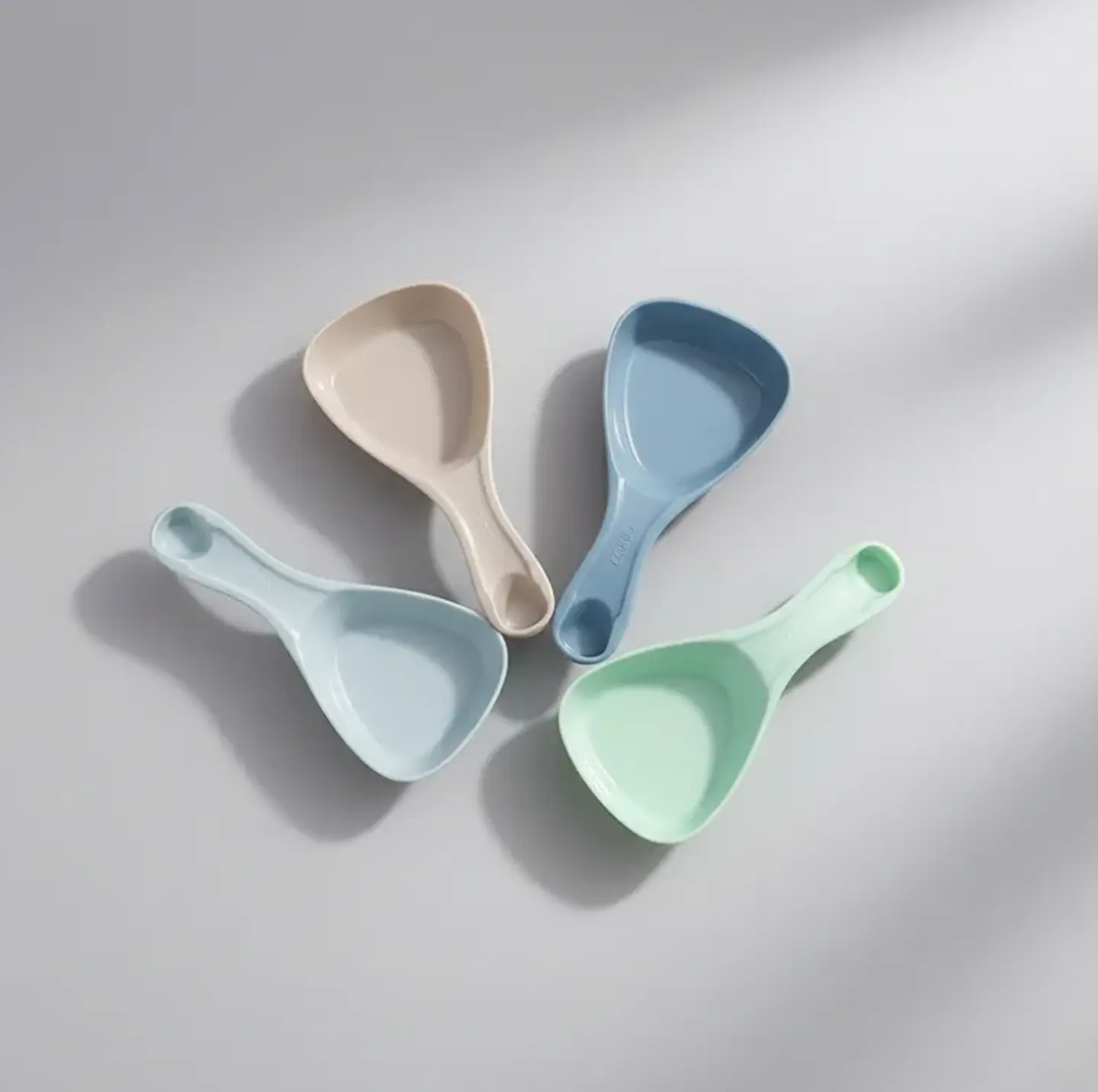 Set de cucharas medidoras apilables de plástico para cocina 4