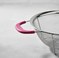 Colador de Acero Inoxidable con Base y Asas Rosadas 23cm - Miniatura 2