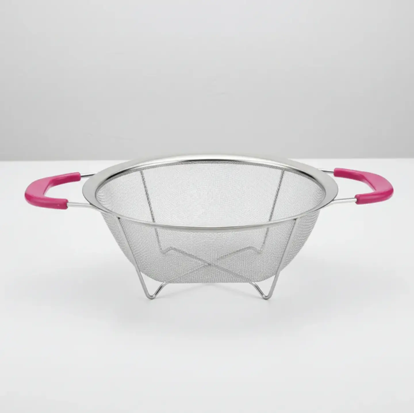 Colador de Acero Inoxidable con Base y Asas Rosadas 23cm 4