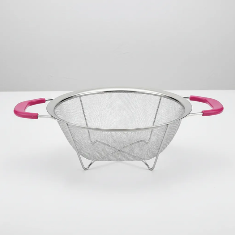 Colador de Acero Inoxidable con Base y Asas Rosadas 23cm 4
