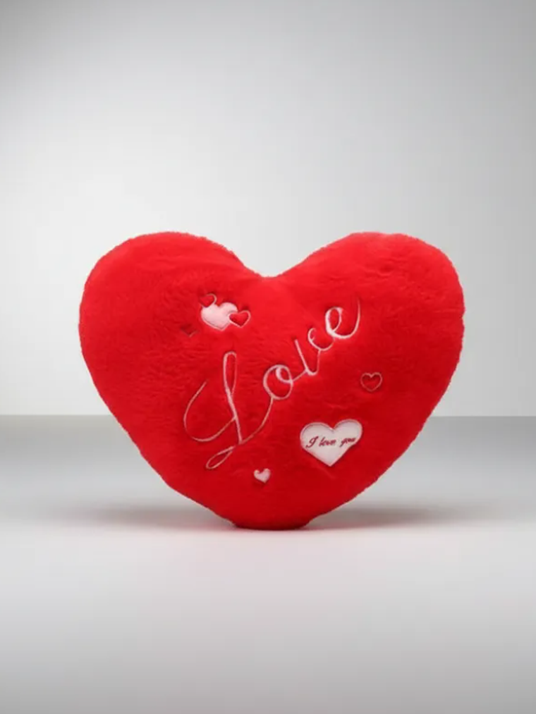 Cojín Corazón Rojo Peluche Bordado Love 45x32cm 2