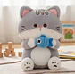 Peluche Gato Kawaii Con Pescado  - Miniatura 3