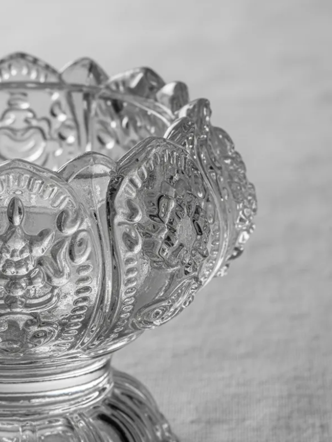 Portavelas de cristal tallado diseño flor de loto 4