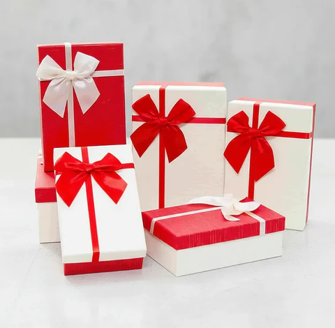 Set De Cajas Para Regalo Rojas Y Blancas Con Lazo Varios Tamaños