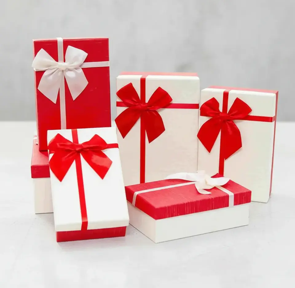 Set De Cajas Para Regalo Rojas Y Blancas Con Lazo Varios Tamaños 1