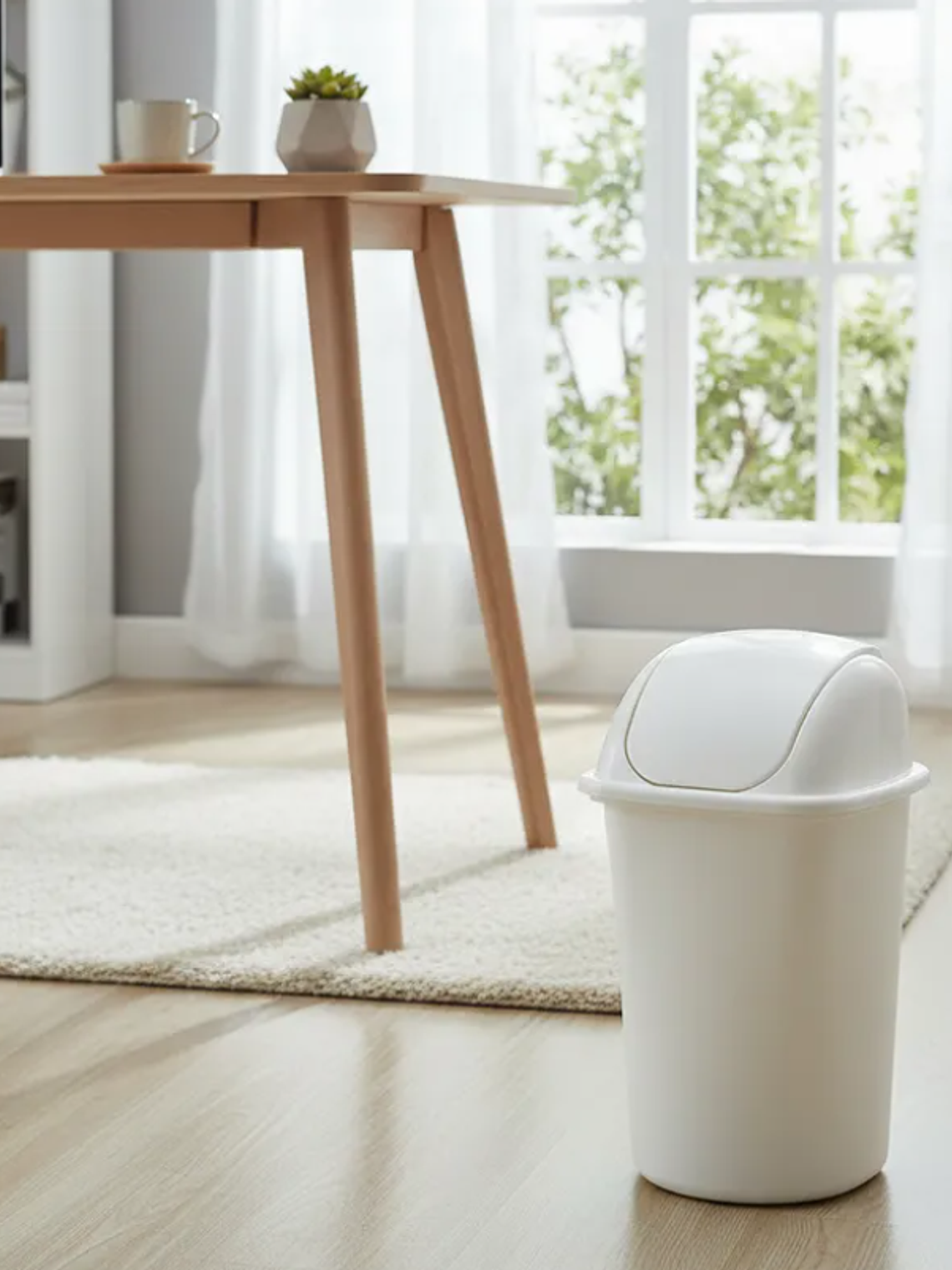 Basurero Plástico Tapa Vaivén Colores Variados 1