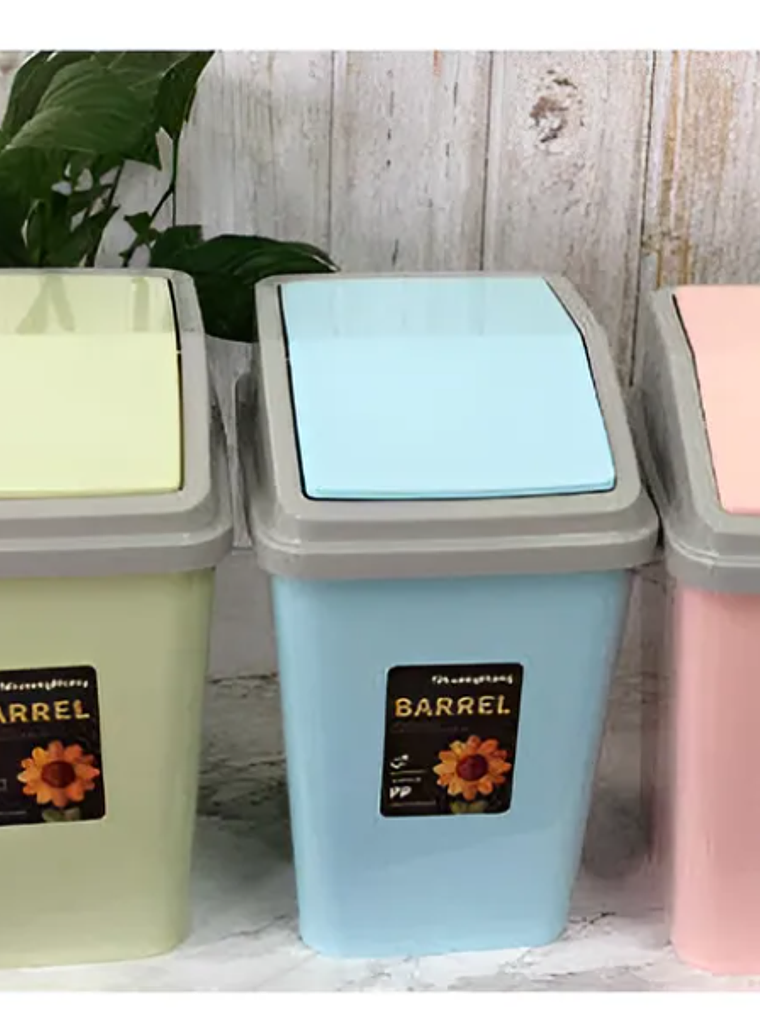 Basurero plástico con tapa vaivén 23x38 cm 3