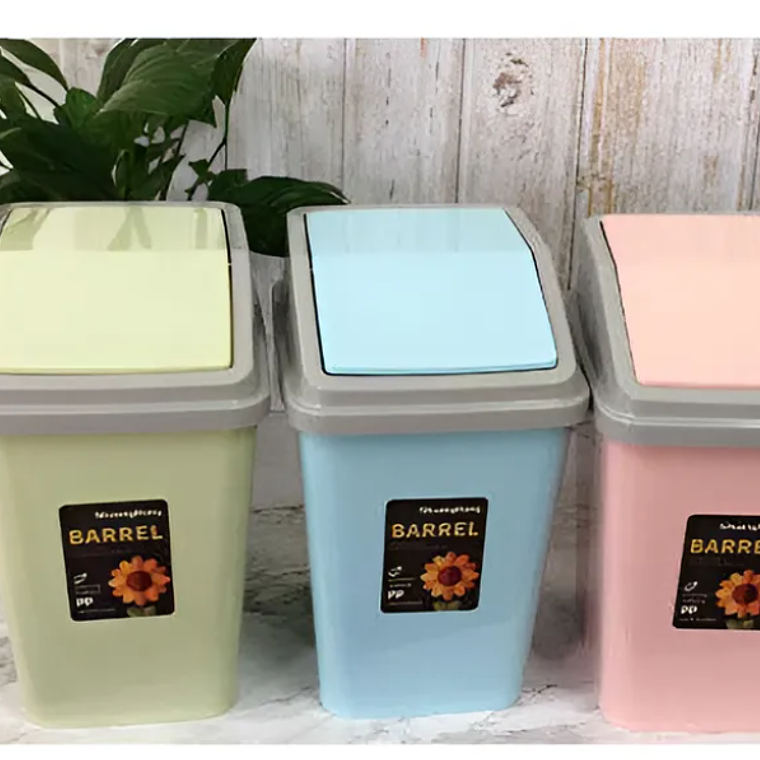 Basurero plástico con tapa vaivén 23x38 cm 3