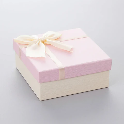 Set Caja de regalo cuadrada rosada con lazo