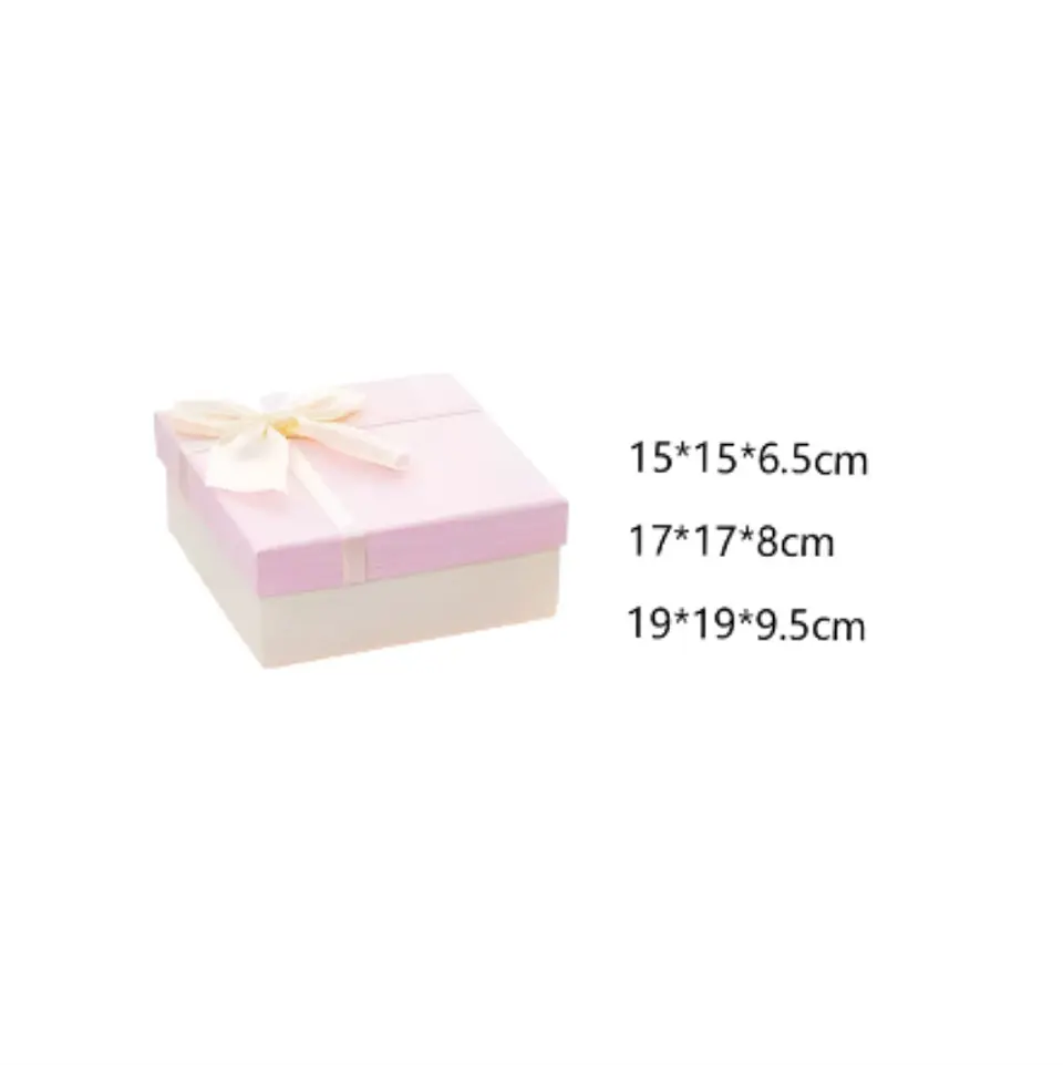 Set Caja de regalo cuadrada rosada con lazo 4