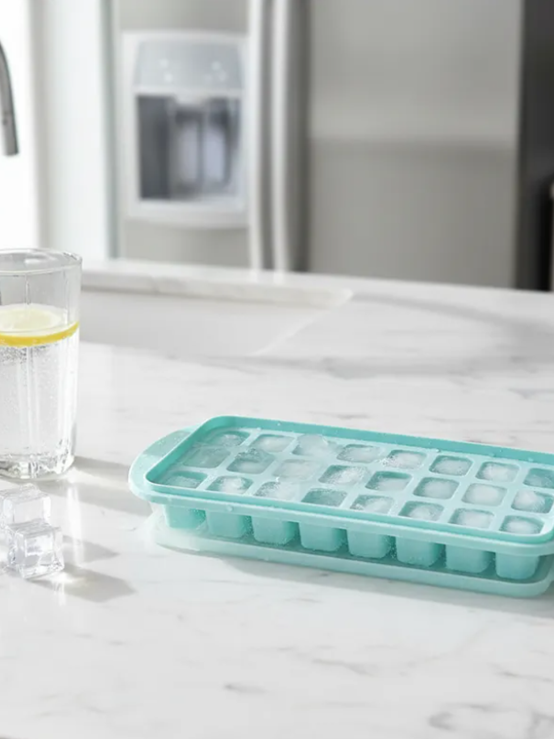  Cubetera de plástica 24 hielos 2