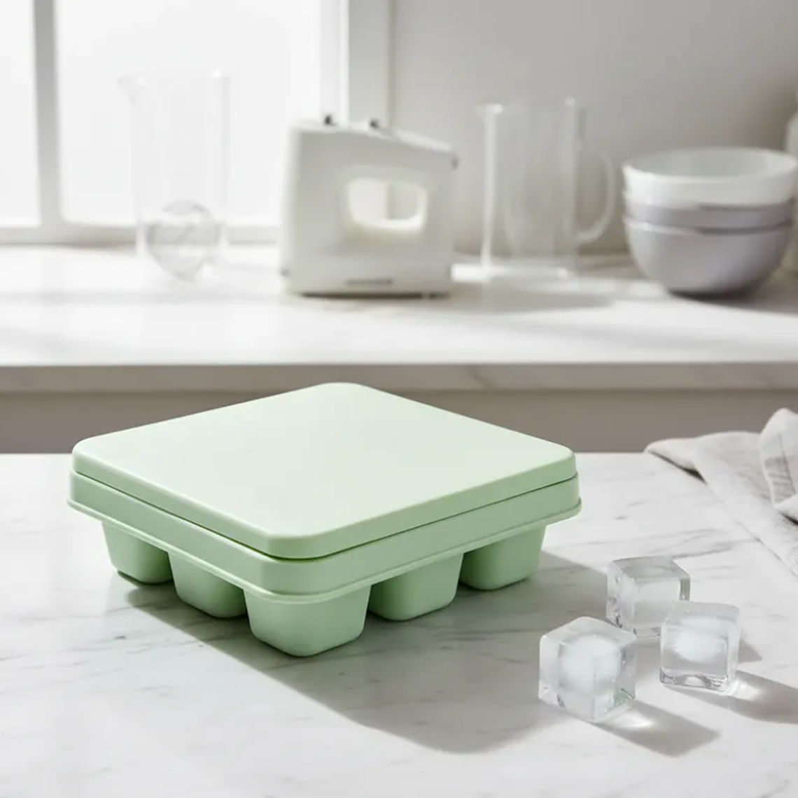 Cubetera de plástico cuadrada con tapa 14x14cm 5