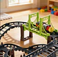 Pista De Tren Eléctrico Con Puente - Miniatura 3
