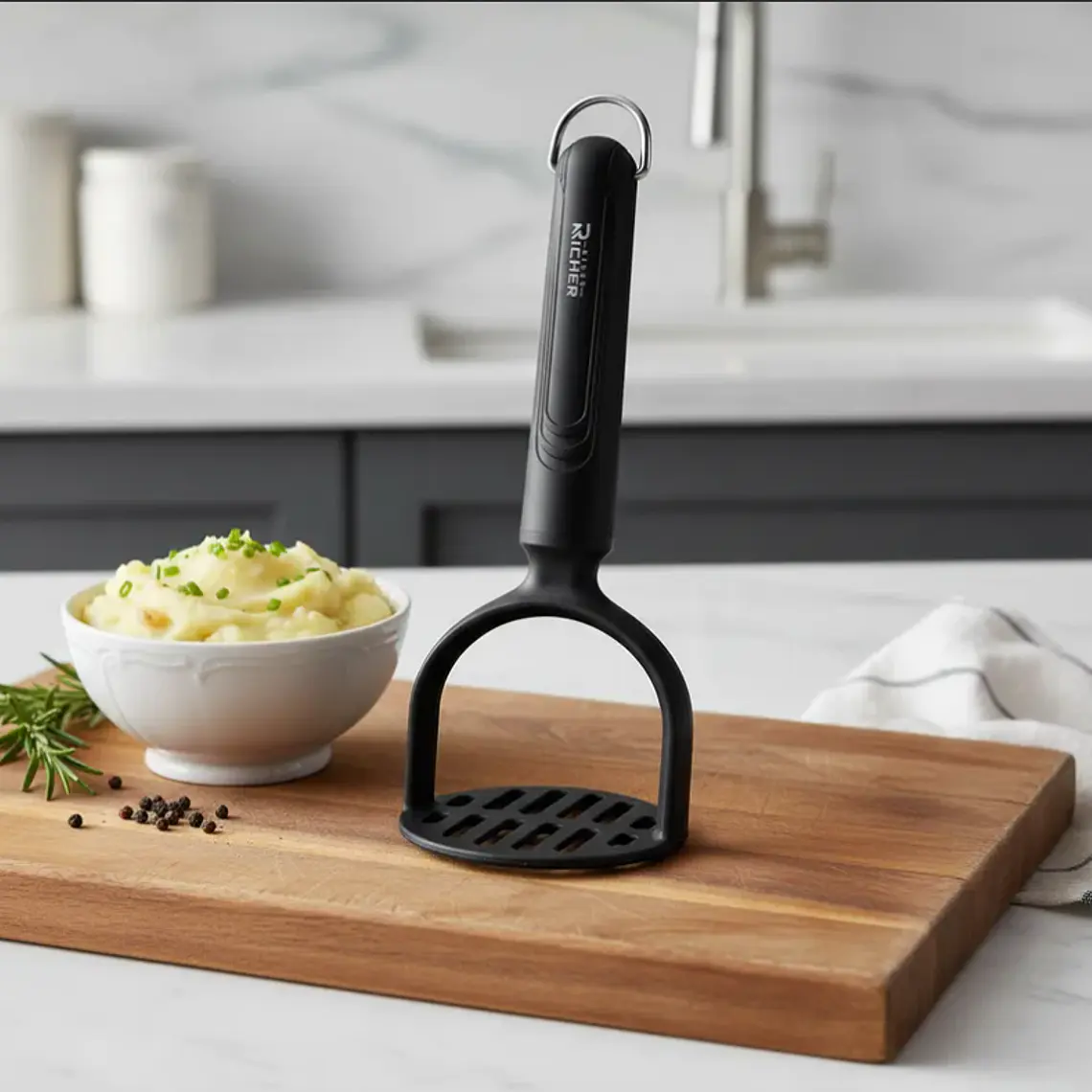 Prensa Papas Machacador Plástico Negro 4