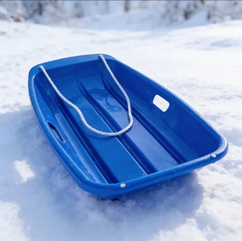 Trineo de Nieve Plástico 88cm con Manillas y Cuerda