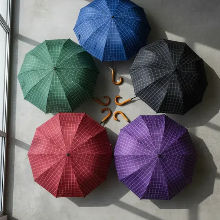 Paraguas Largo Clásico  Cuadrillé Con Mango Curvo 96cm 1