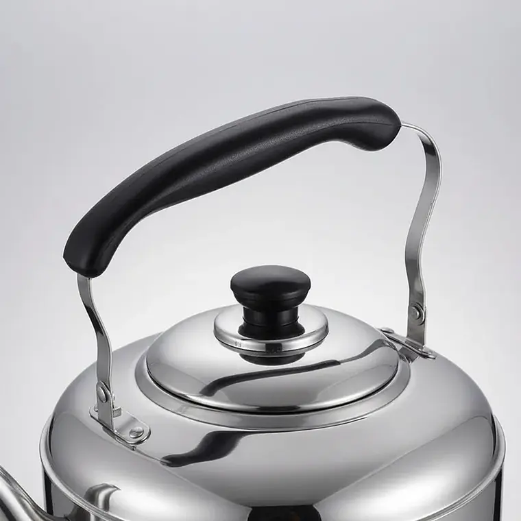 Tetera Clásica de Acero Inoxidable con Mango Negro 4000ML 3