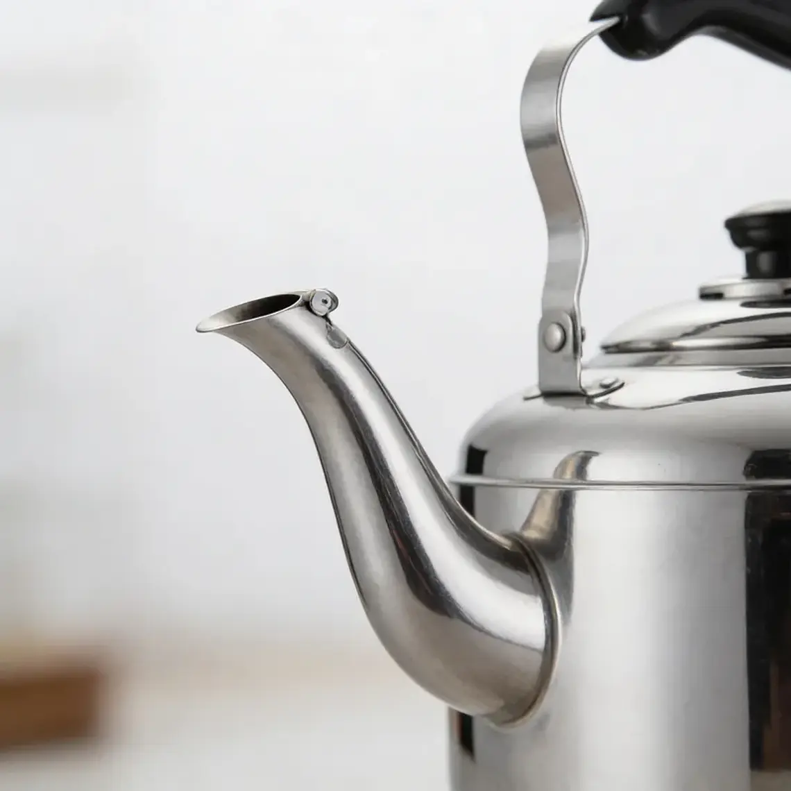 Tetera Acero Inoxidable Clásica con Mango Negro 1500ML 3