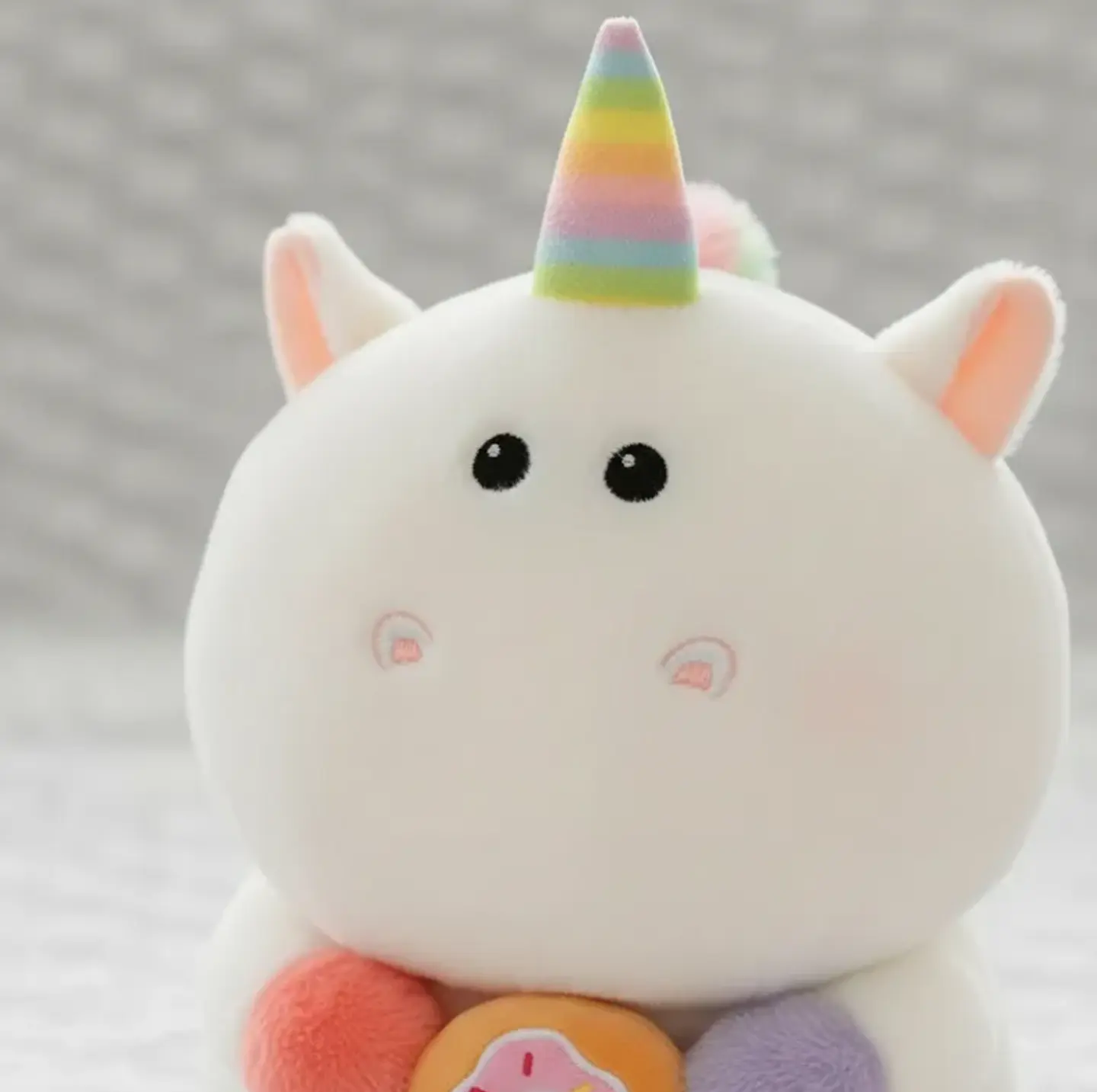 Peluche Unicornio Kawaii Con Dona Arcoíris Suave 21cm 6