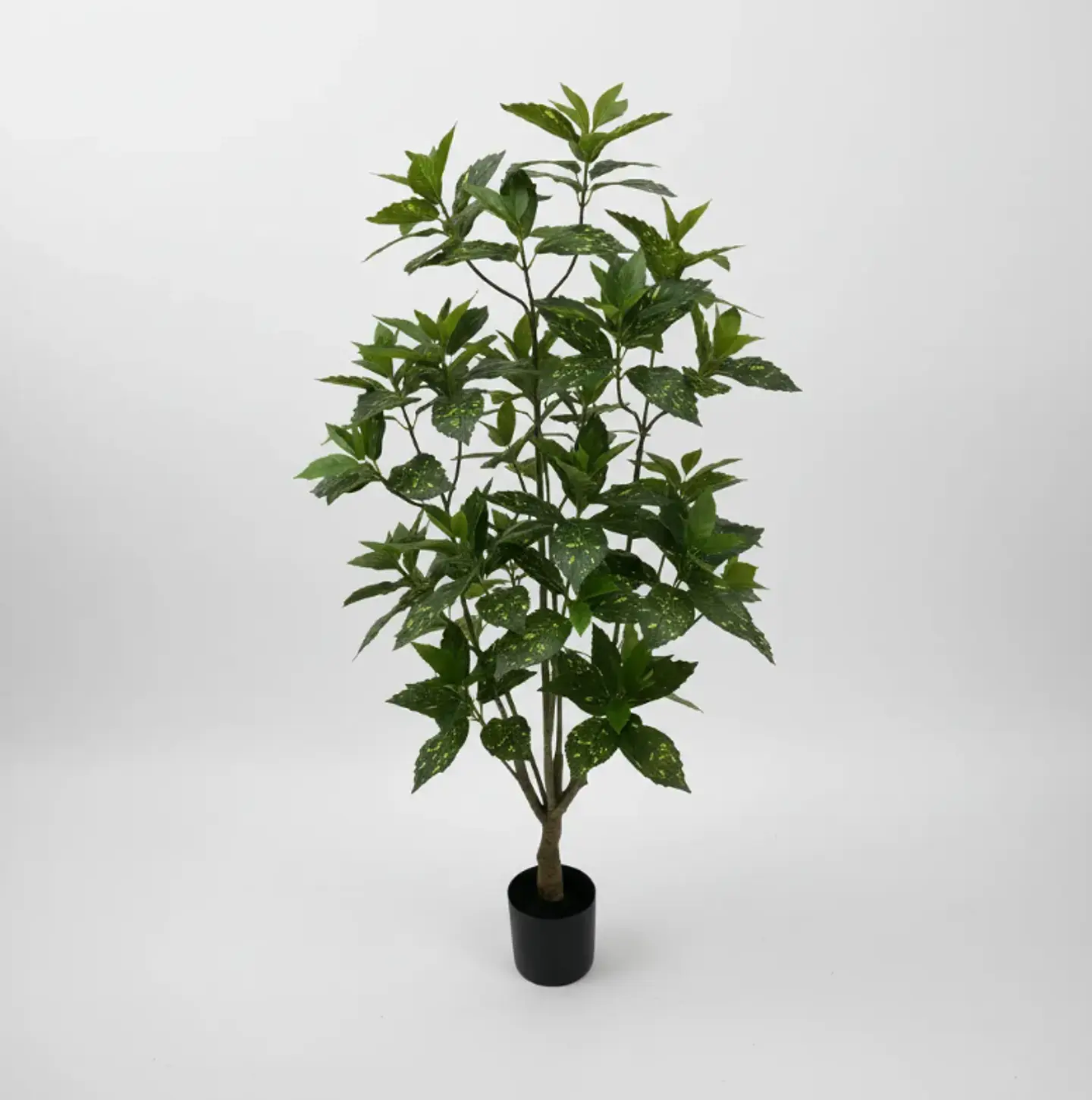 Planta Artificial Decorativa 1.5m Con Macetero 7