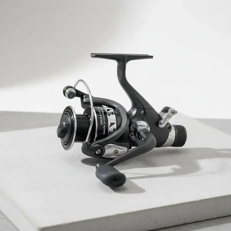 Carrete De Pesca Spinning Negro Con Manivela Plegable 1
