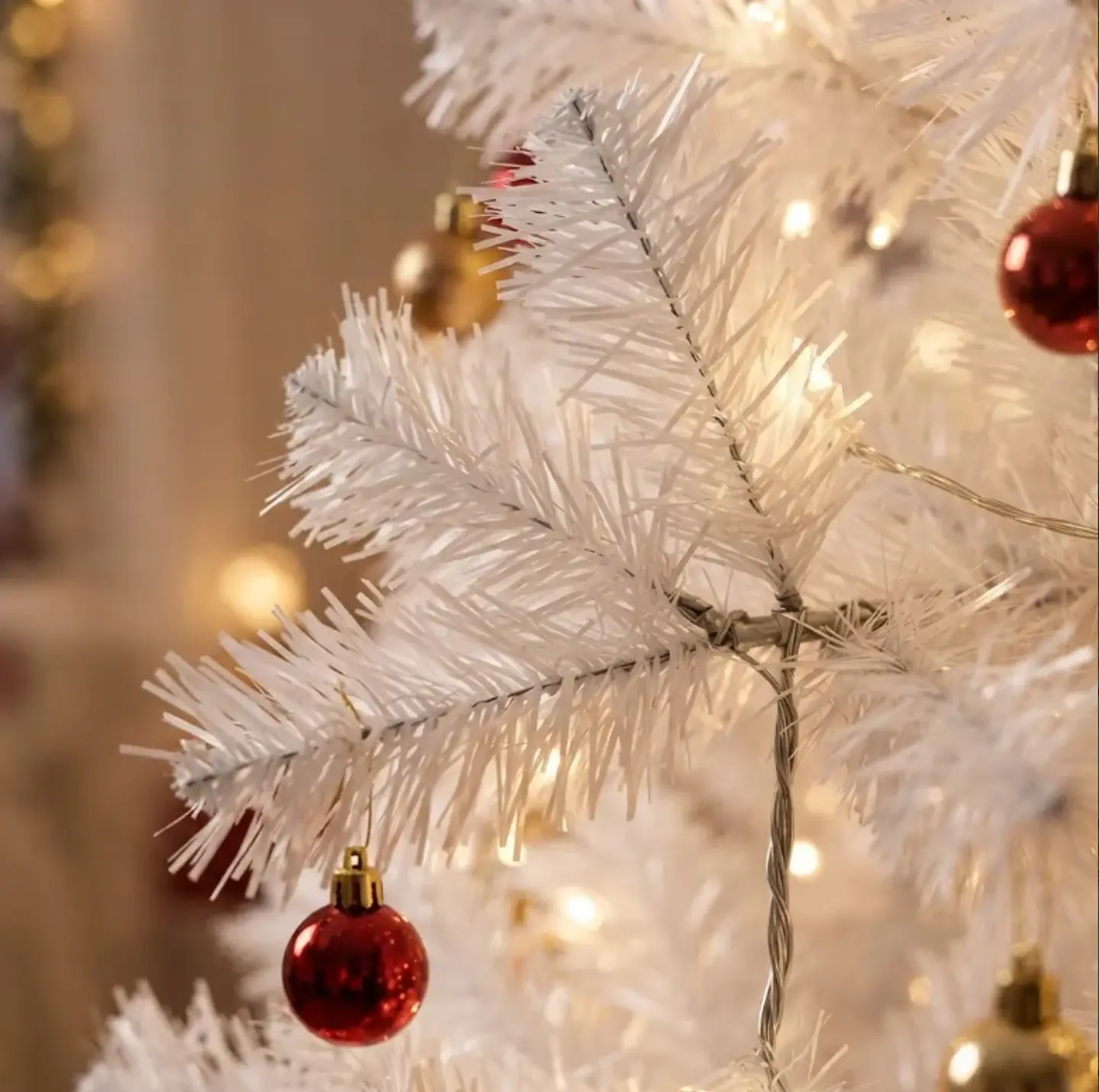 Árbol de Navidad blanco 150 cm con ramas de PVC y base metálica 7