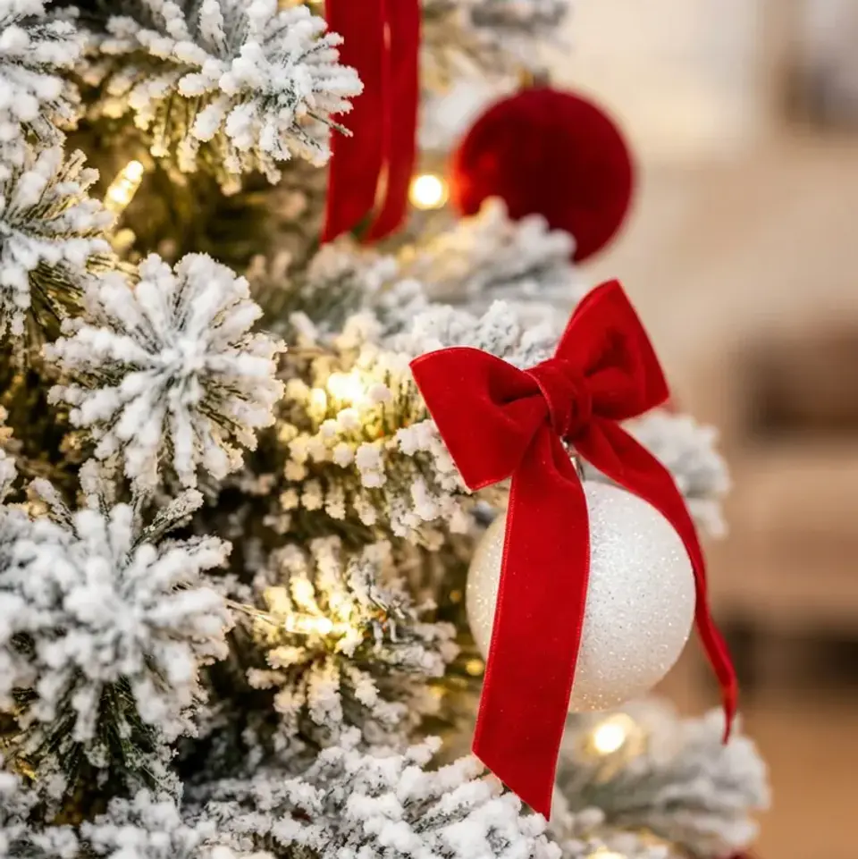 Árbol De Navidad Plegable Puntas Blancas Y Luces 210 Cm 2