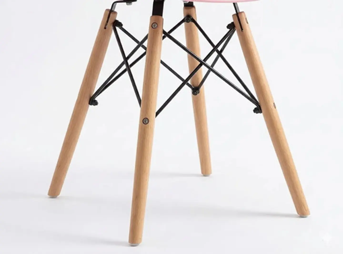 Pack Manicurista Mariposa Con Silla Fija Radar Eames 12