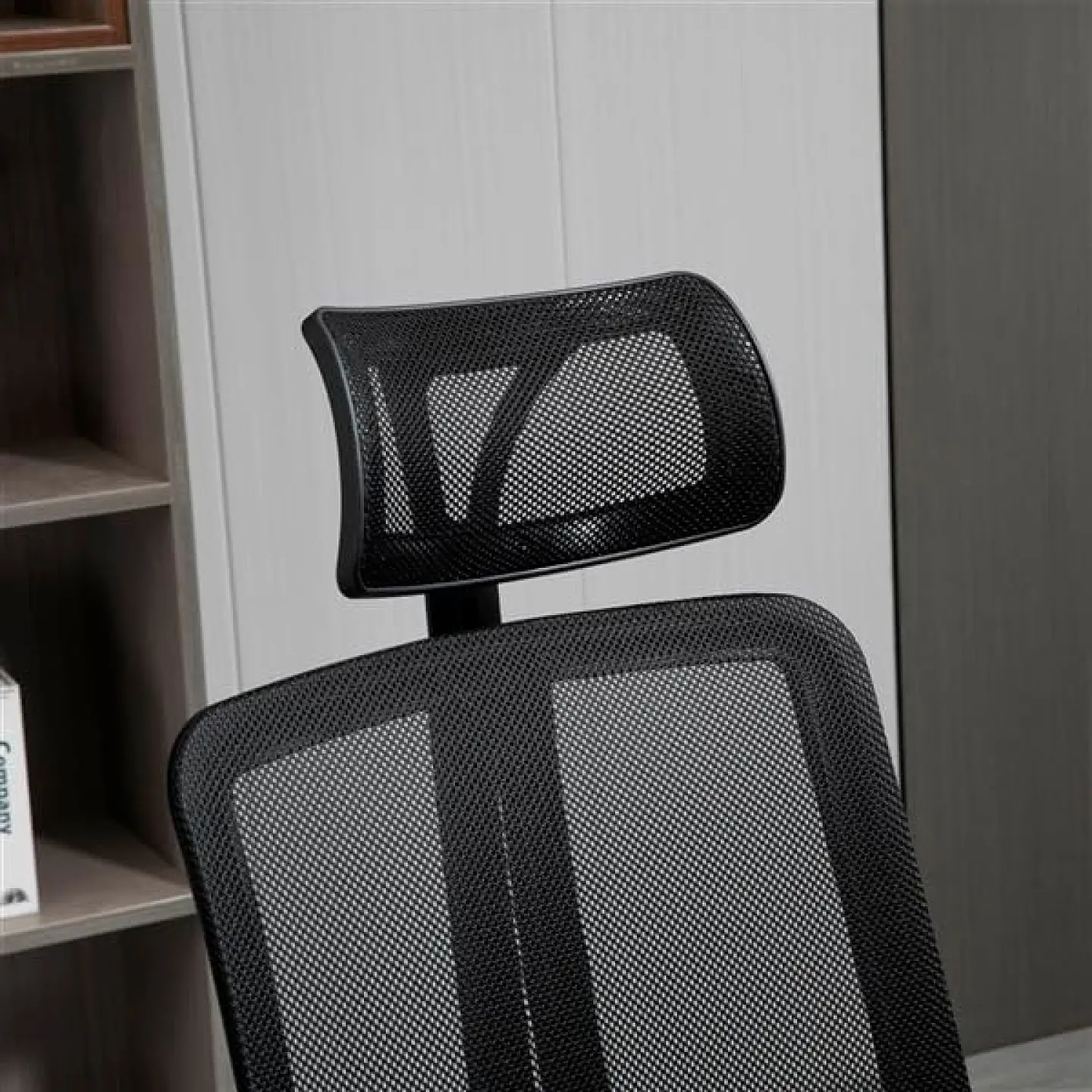 Silla de oficina mesh negra ejecutiva con apoyabrazos y cabeza 10