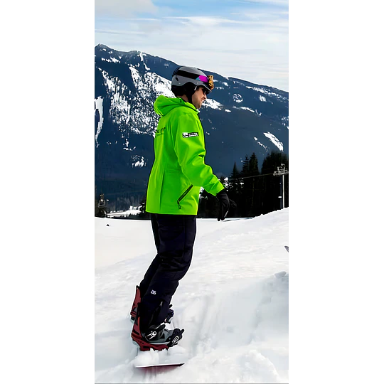 Chaqueta de nieve marca Under Armour, modelo Hardshell (equipamiento técnico)