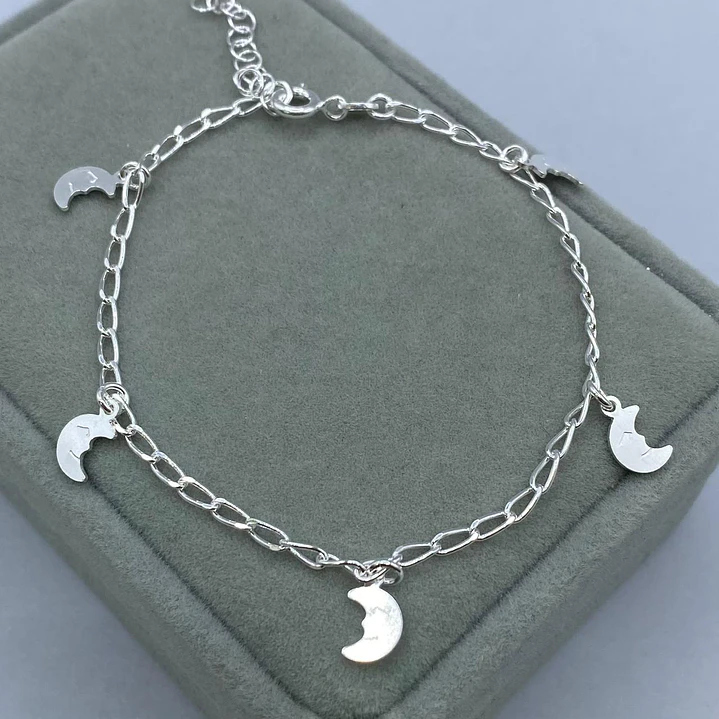 pulsera chaval con luna 1