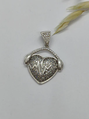 CORAZON CON AUDIFONO