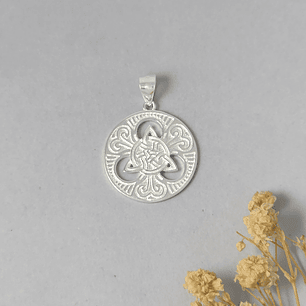 Colgante Nudo Triqueta