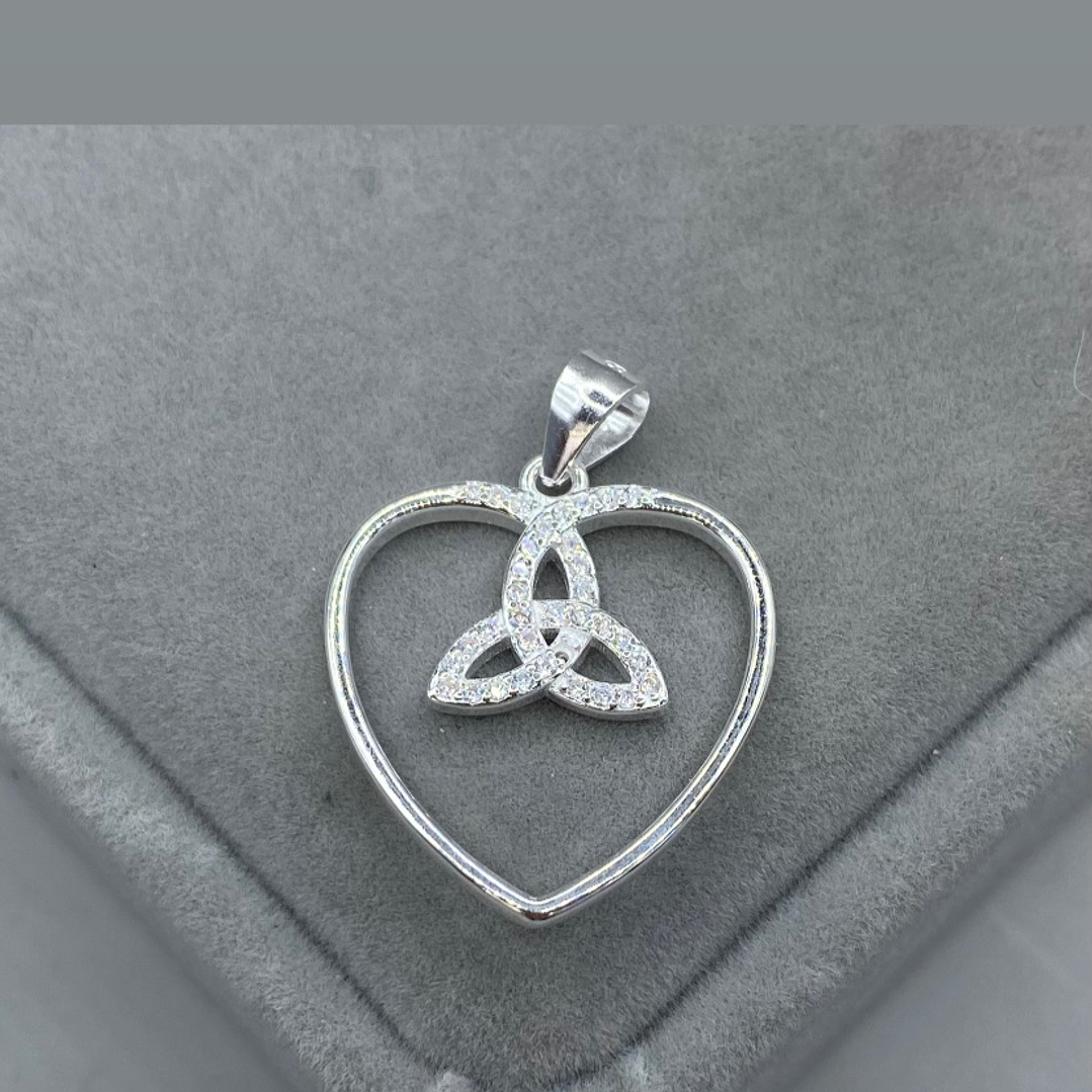 Colgante Corazón Triqueta 1