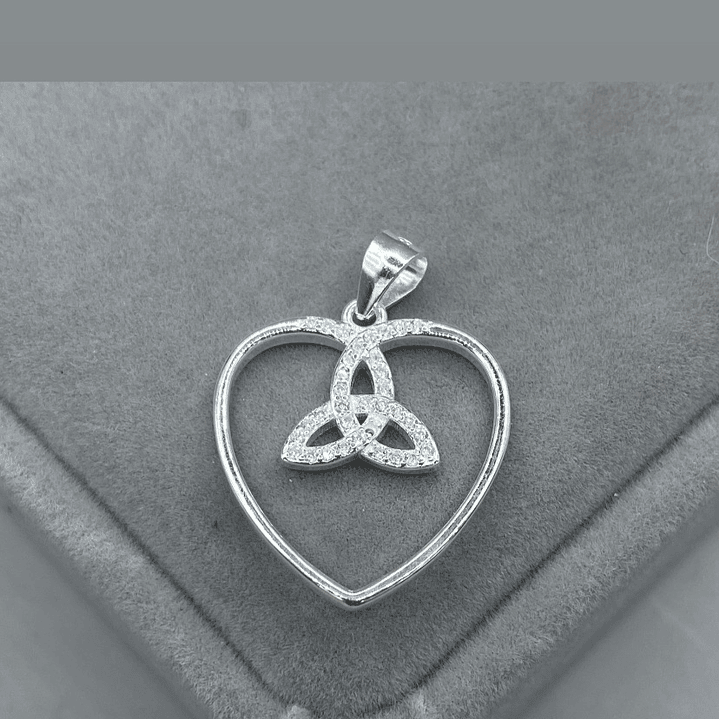 Colgante Corazón Triqueta 1