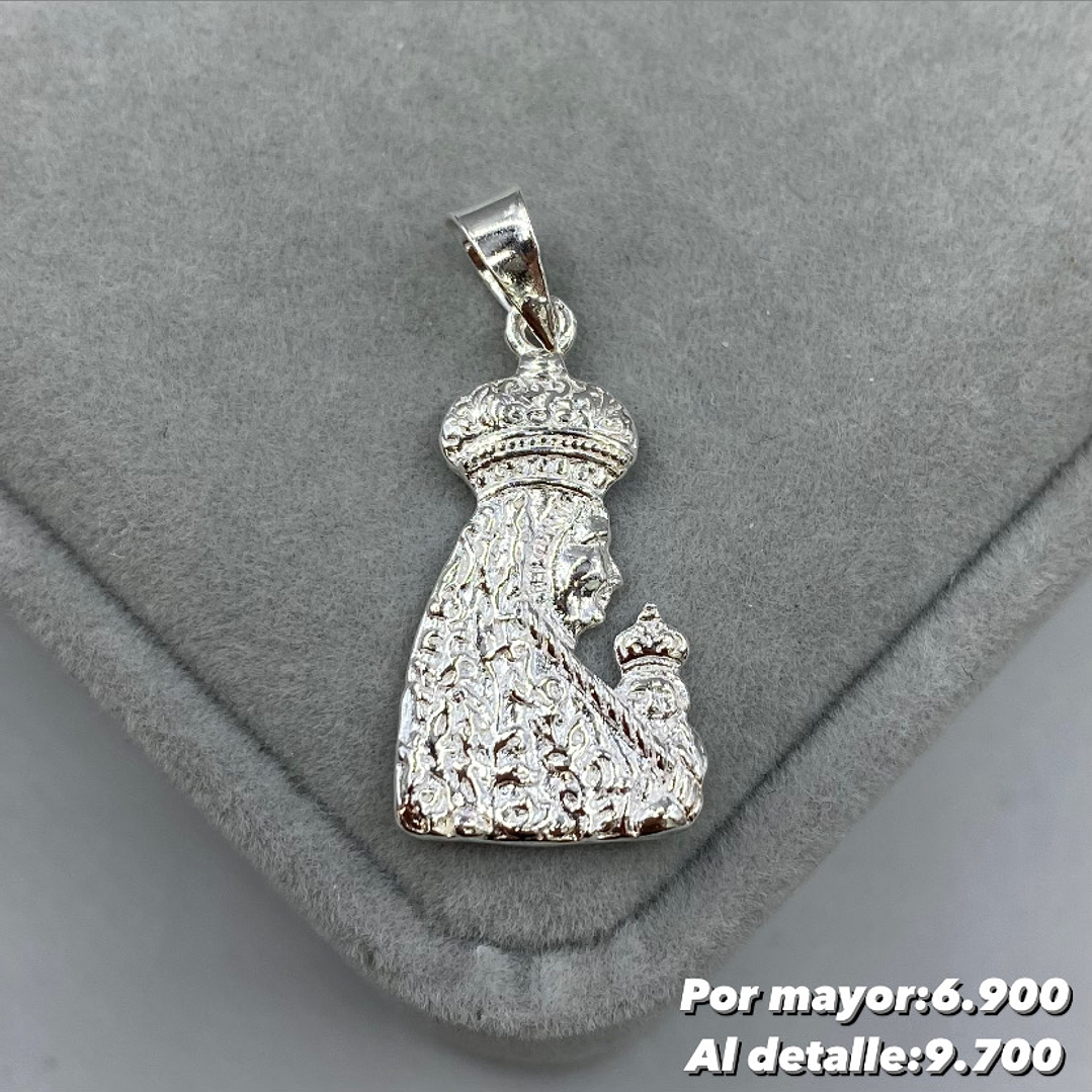 Colgante Virgen de Monserrat 1