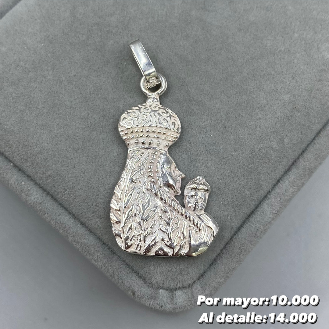 Colgante Virgen de Monserrat 1