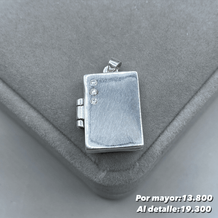 Relicario Cuadrado 1