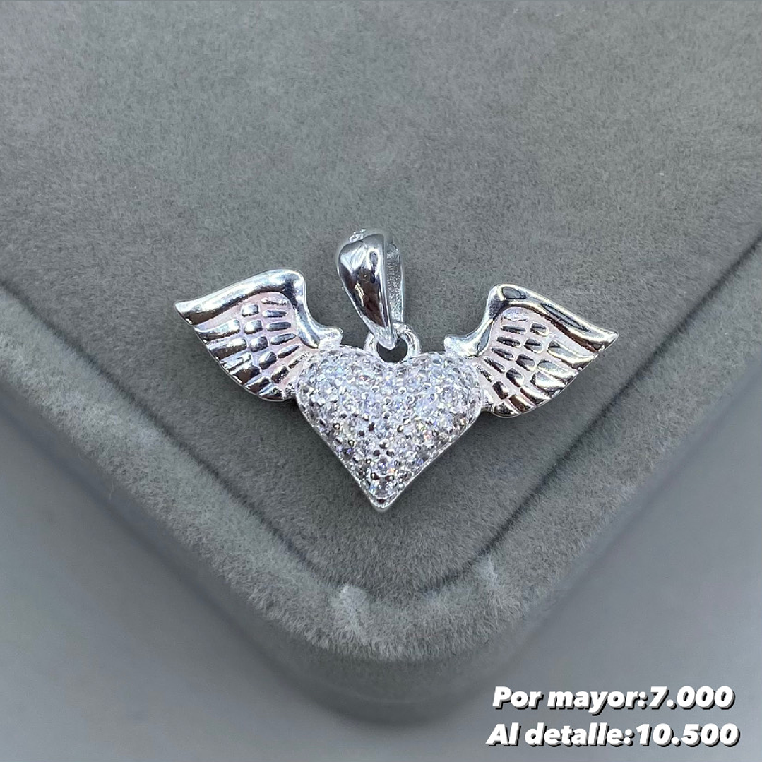 Colgante Corazón con Alas 1
